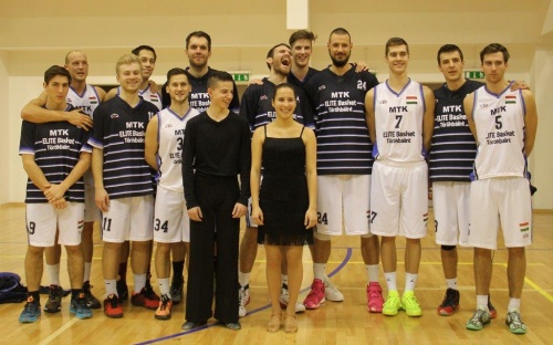 A vártnál simábban győztünk a Győr ellen image 36 kosar-meccs_es_tanc_fellepes_torokbalint-2016.01.16_175.jpg